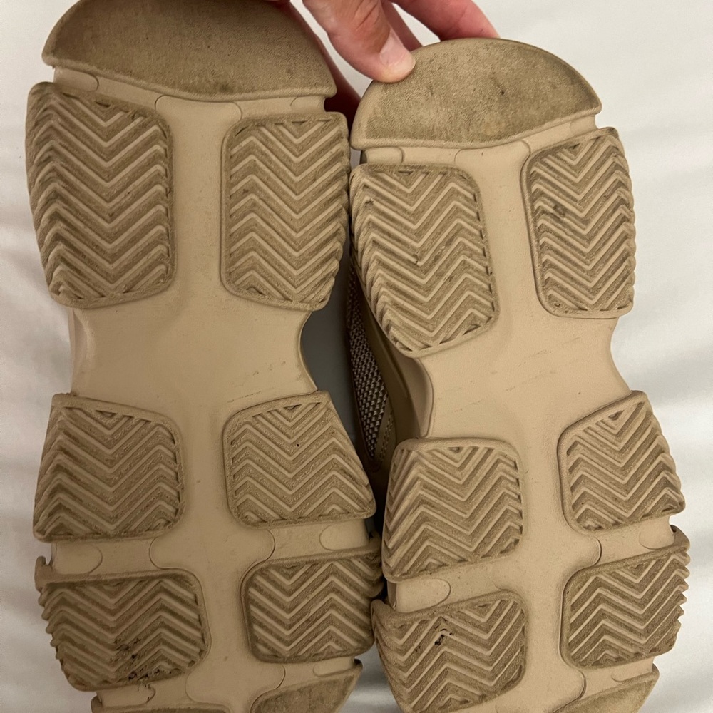 Steve Madden - Picture 3 of 7